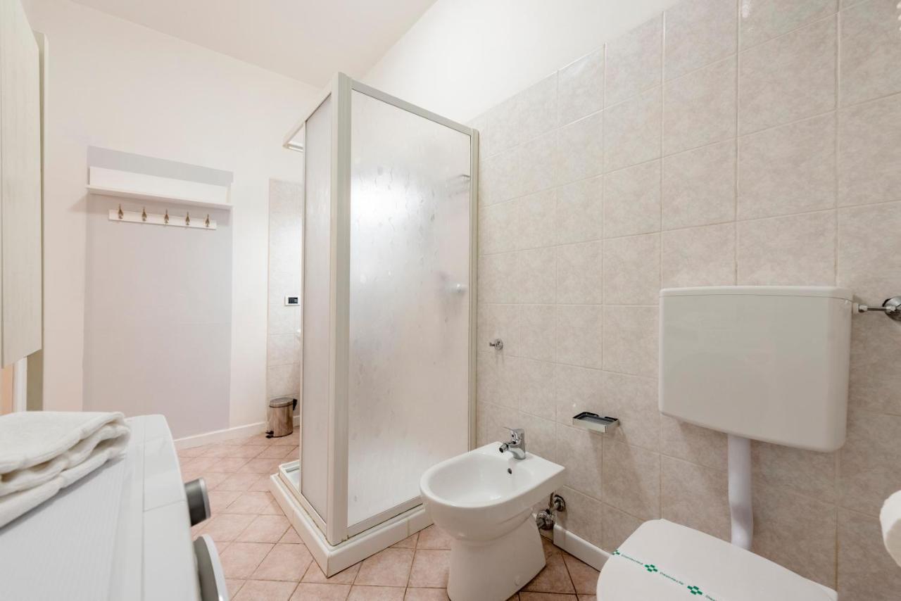 Mazzini 12 Very Central Apartment With Private Garage, Air Conditioning, Wifi, Just 50 Meters From The Beach Рапалло Экстерьер фото