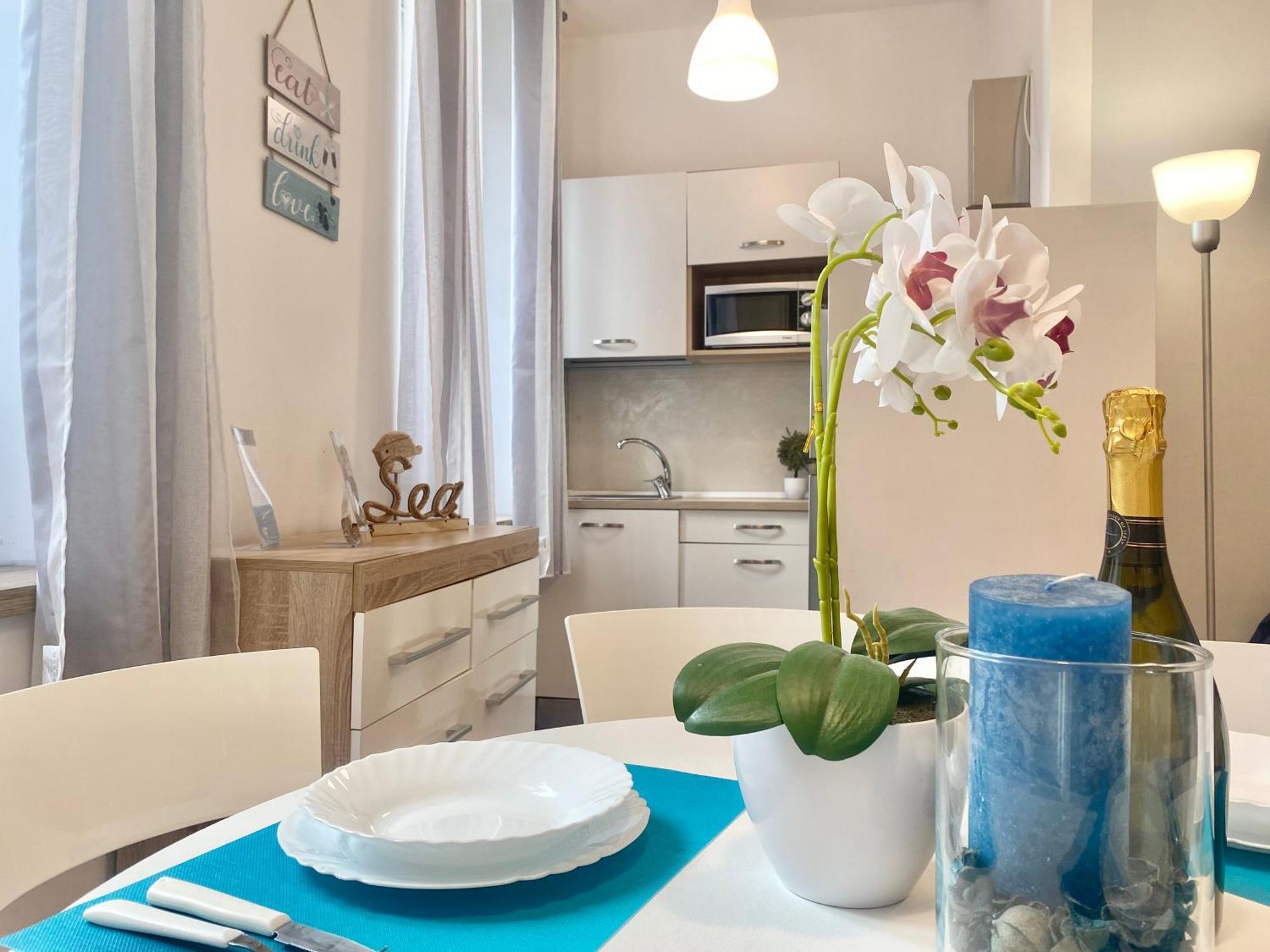 Mazzini 12 Very Central Apartment With Private Garage, Air Conditioning, Wifi, Just 50 Meters From The Beach Рапалло Экстерьер фото
